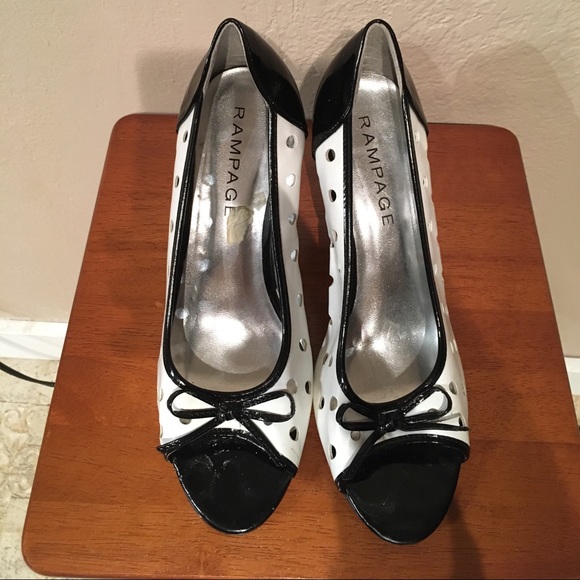 Black & White Heels - Picture 2 of 5